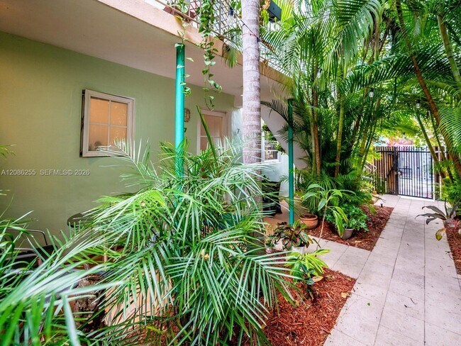 Photo - 1127 Meridian Avenue Unit 71127 Apartment