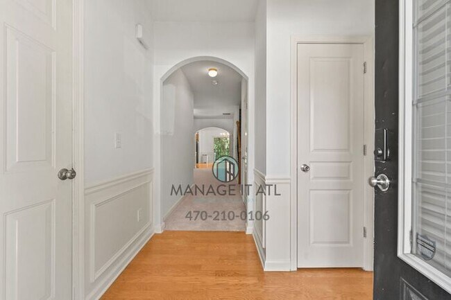 Building Photo - 3 Bedroom Townhome in Alpharetta
