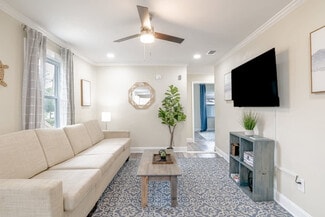 Building Photo - 2863 Potter Dr