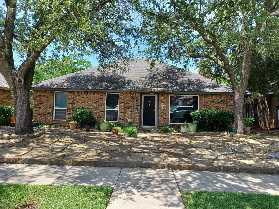 Photo - 2003 Pat Ln (Carrollton, TX)