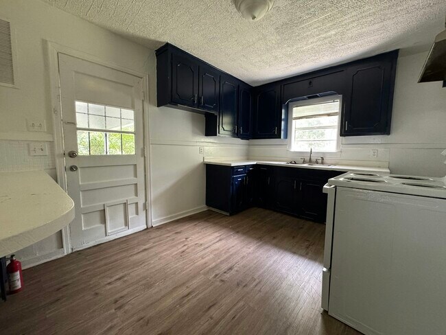 Foto del edificio - 1734 Dixie Dr