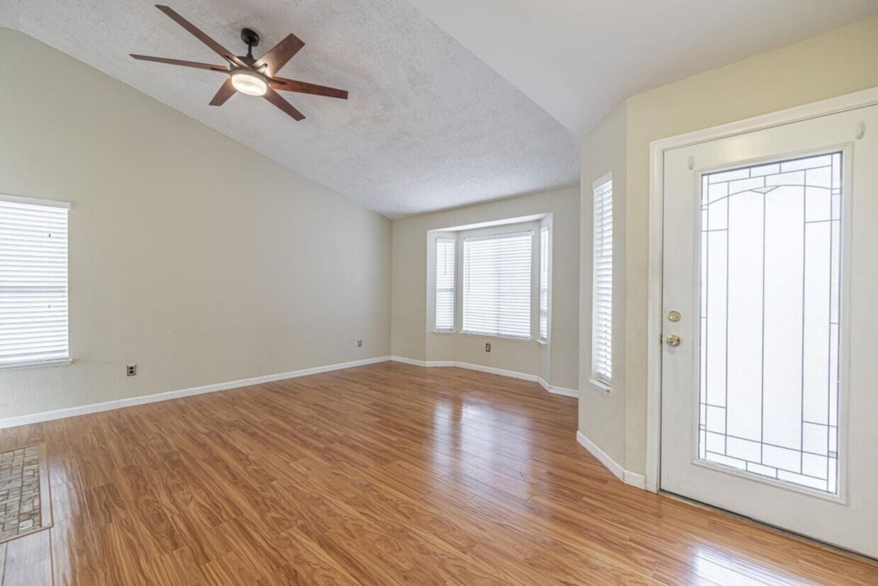 Primary Photo - Westside Remodeled 3+2 On Cul De Sac - $2800