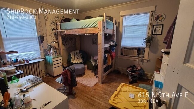 Building Photo - 615 N 9th Ave E