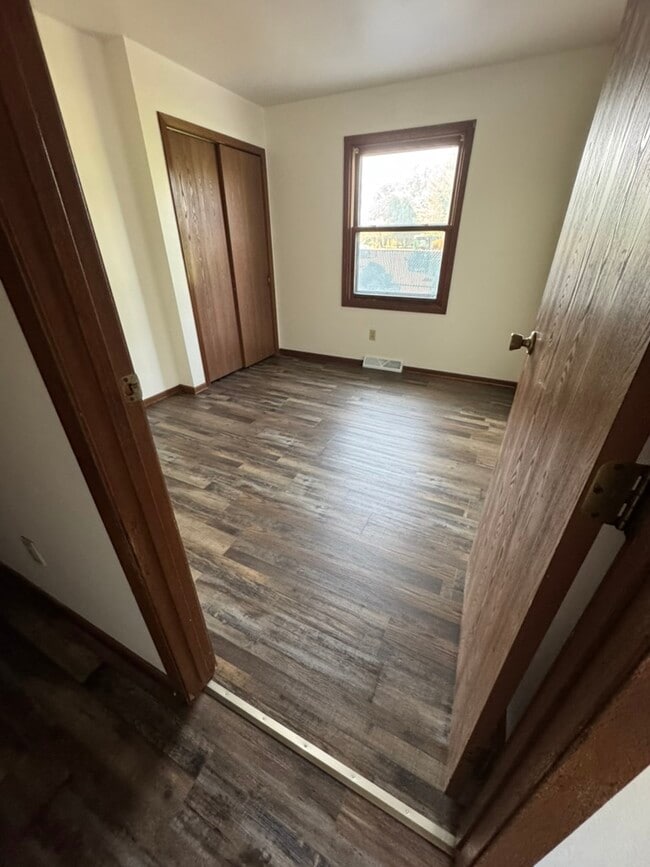 Bedroom - 1618 Oak St