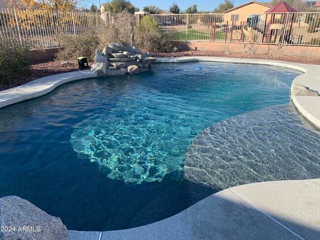 Building Photo - 7184 S Sunrise Way
