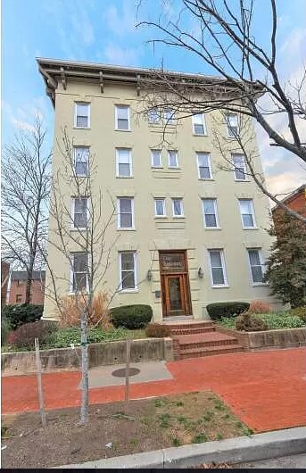 Foto del edificio - 676 4th St NE
