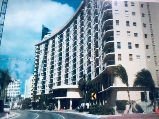 Foto del edificio - 6039 Collins Ave