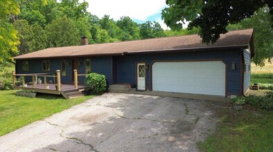 Building Photo - 2836 WI-27