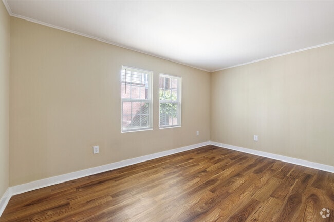 3BR, 2BA - 1,100SF - Living Room - The Vue @ 322