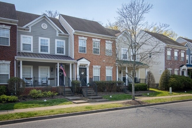 Building Photo - 7031 Sunnywood Dr