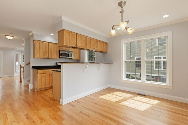 Building Photo - 4 bedroom in Boston MA 02134
