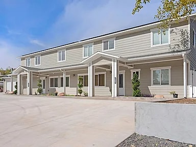 Building Photo - 380 Utah Ave