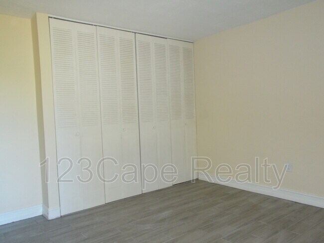 Building Photo - 1830 Maravilla Ave