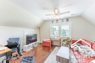 Building Photo - 3048 N Kimball Ave