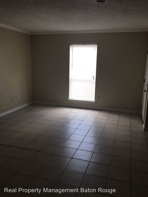 Building Photo - 1819 Southpointe Dr