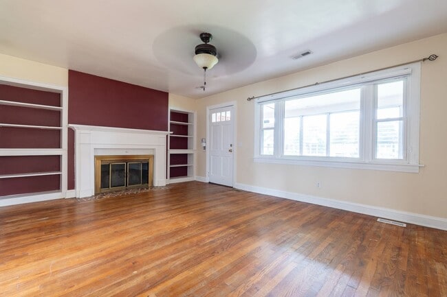 Building Photo - MOVE IN READY 3 Bedroom in Chesapeake!