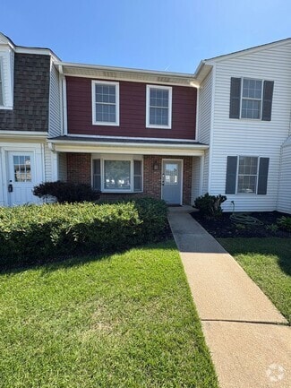 Building Photo - 121 Shady Tree Dr