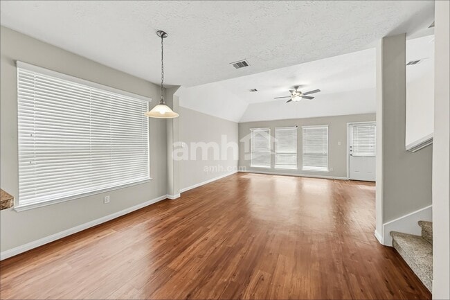 Building Photo - 3931 Hawthorn Glen Ct