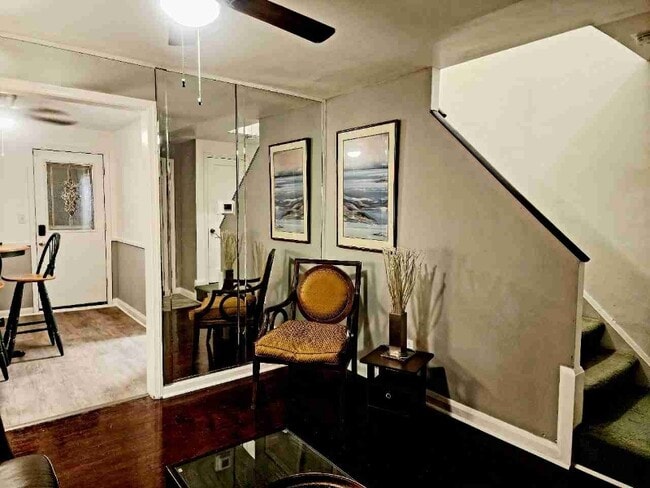 Building Photo - 1086 Tunbridge Rd