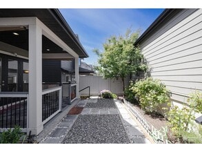 Building Photo - 16475 21A Ave