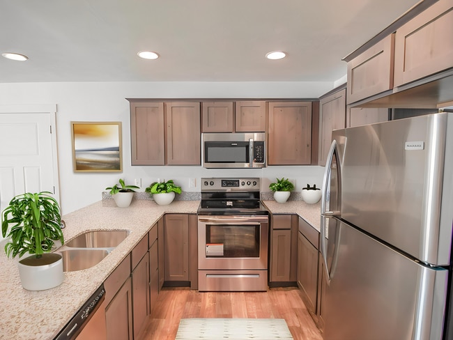 Building Photo - Gorgeous 3-Bed, 2-Bath Condos in Easton Pa...