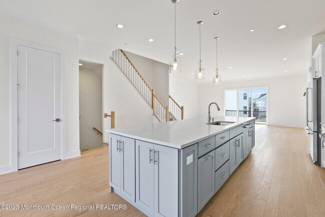 Building Photo - 3 Valiant Ct