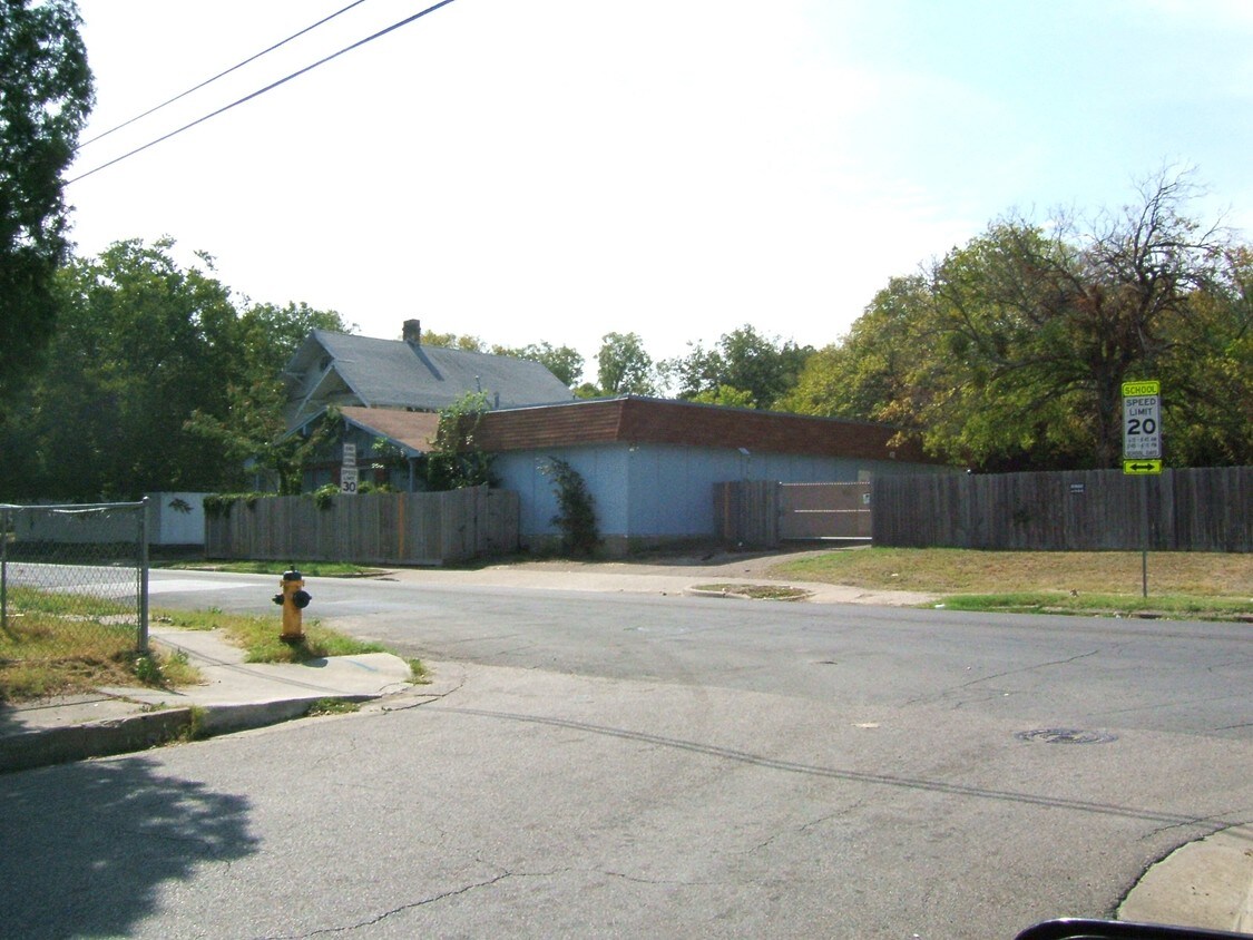 Primary Photo - 900-906 N 15th St