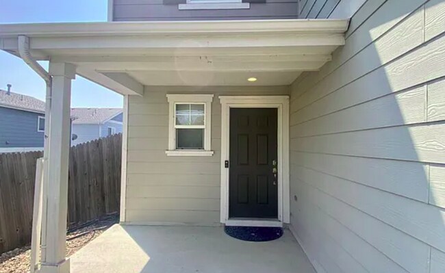 Building Photo - 482 E 77th Ave