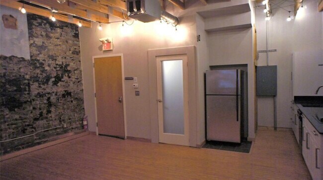 Building Photo - 3120 N Davidson St