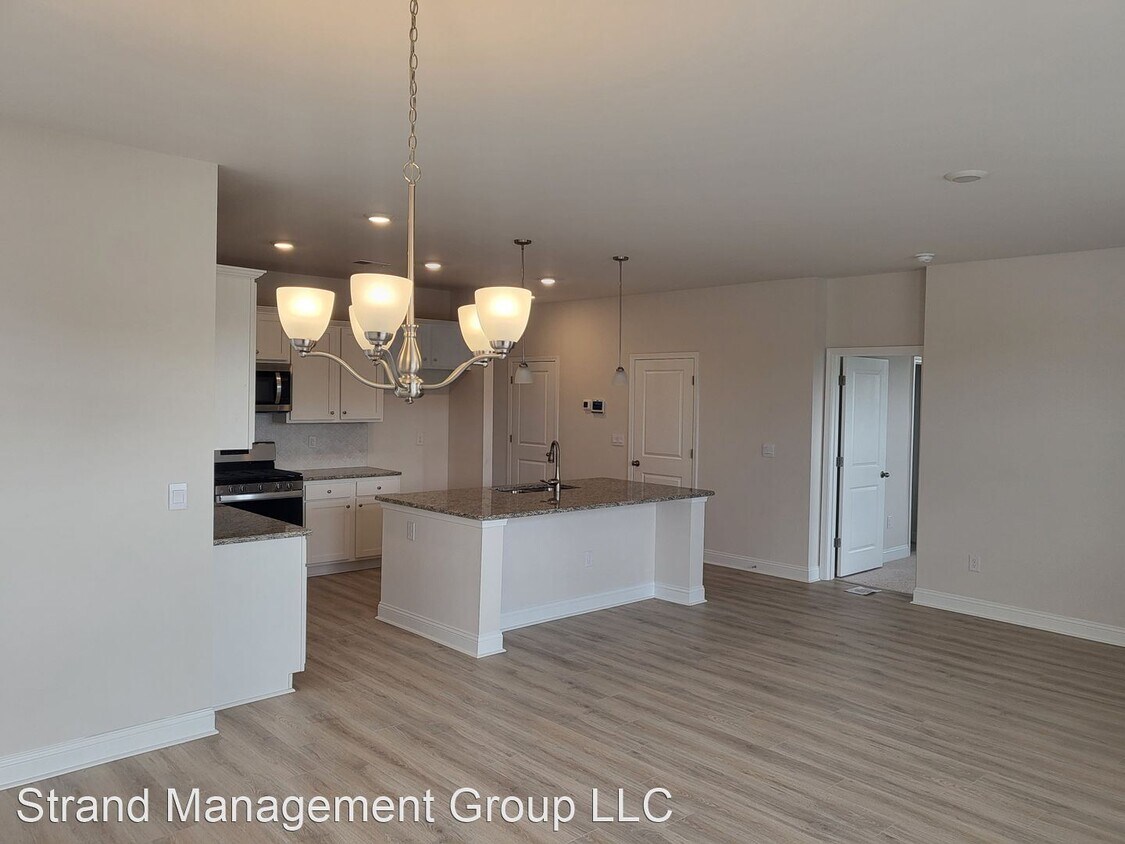 Foto principal - 4 br, 3 bath House - 1227 Baker Creek Loop