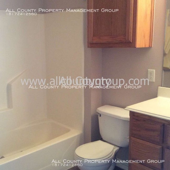 Foto del edificio - 1009 Turkey Creek Ct