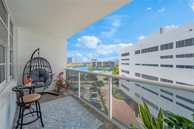 Foto del edificio - 3725 S Ocean Dr