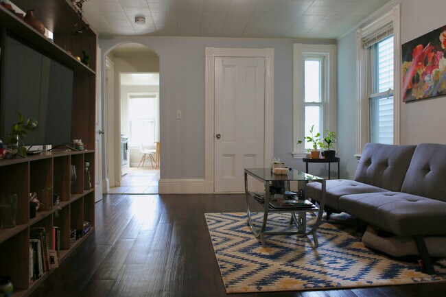 Foto del edificio - 603 Bennington St