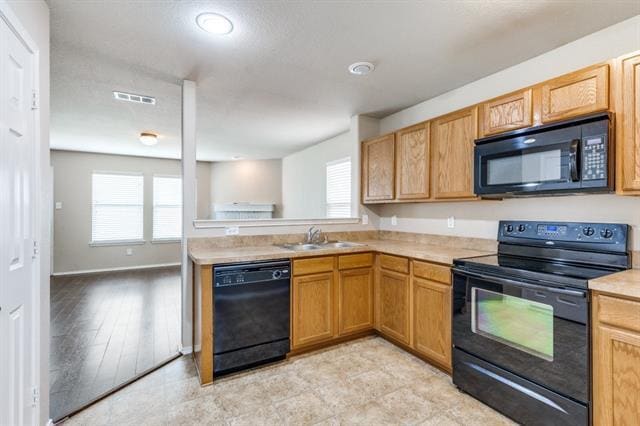 Building Photo - 2417 Grand Rapids Dr