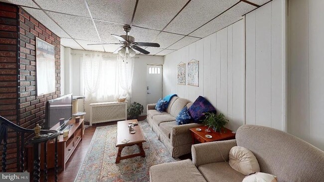 Foto del edificio - 415 E Flora St