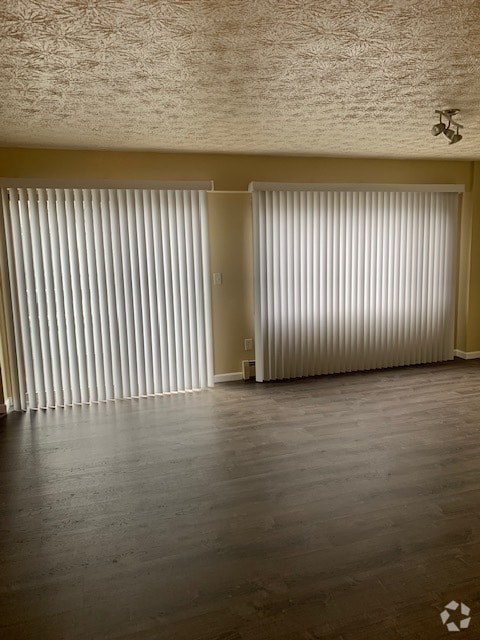 Building Photo - 839 Merlin Loop