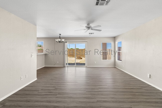 Building Photo - 12106 N 130th Dr