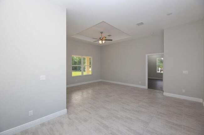 Foto del edificio - 1730 SW California Blvd