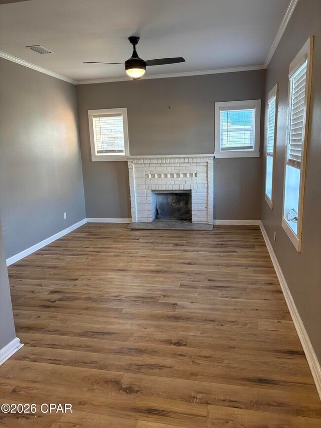 Foto del edificio - 1030 Jenks Ave