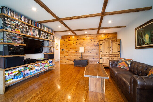 Foto del edificio - 1906 N 75th Ct