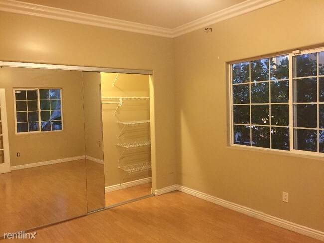 Foto del edificio - 3 br, 3 bath House - 1626 N Alexandria Ave