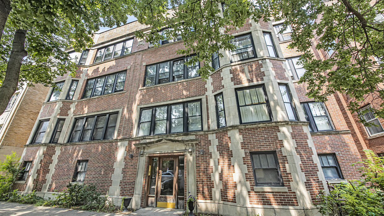 Primary Photo - 1348-1350 E Hyde Park Blvd