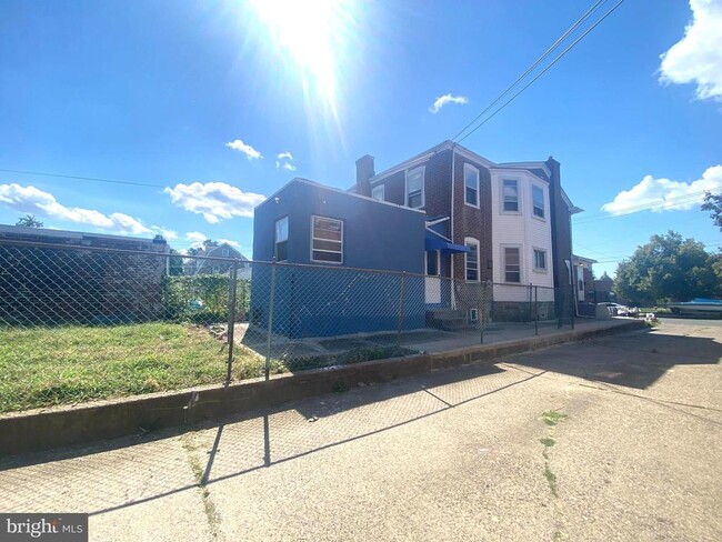Foto del edificio - 2241 Knorr St