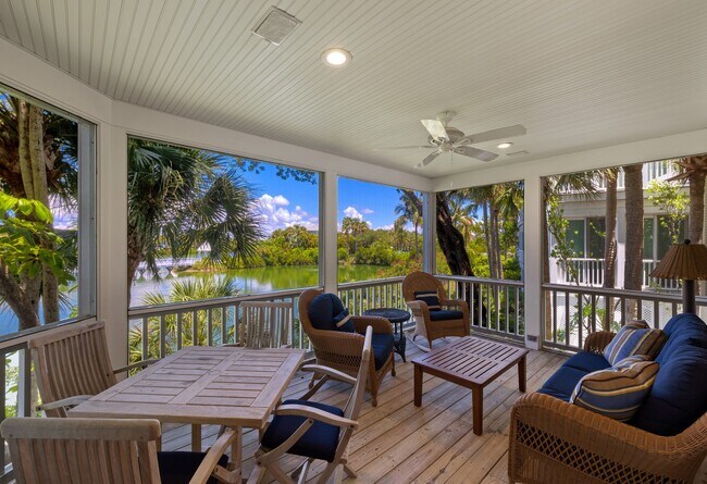 Building Photo - 824 S Harbor Dr