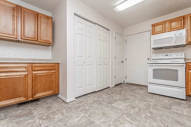 Foto del edificio - 910 Whitetail CT