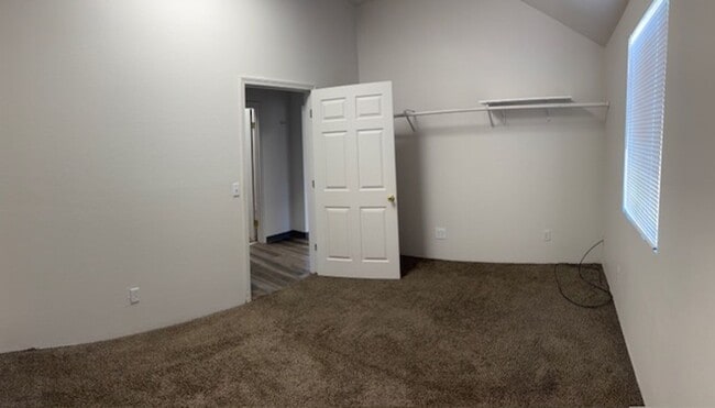 Building Photo - $1,450 / 2br - 1248ft2 - 2 Bedroom rancher...