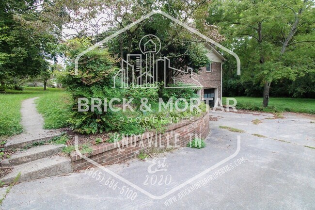 Building Photo - 8637 Glen Echo Dr