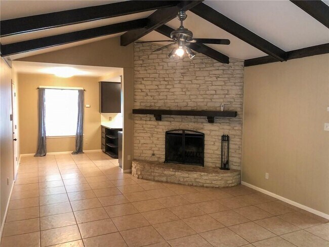 Building Photo - 9001 Pointer Ln