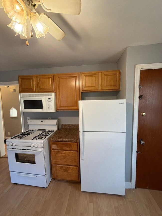 Building Photo - 6921 Pin Oak Drive