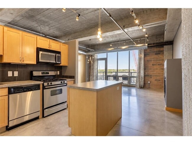 Building Photo - 901 N 3rd St